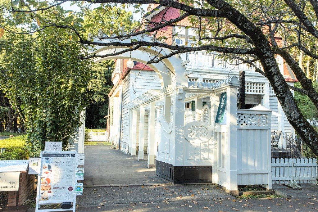 デ・ラランデ邸のカフェ「武蔵野茶房」/江戸東京たてもの園(東京都/小金井市)