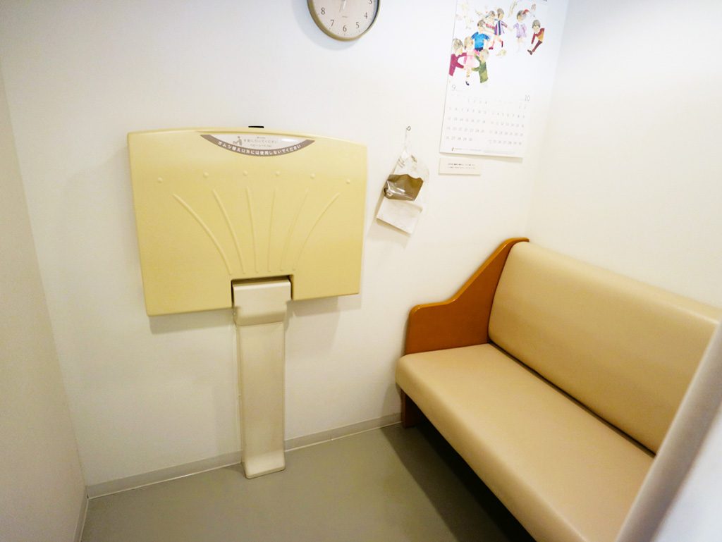 授乳室とオムツ交換台/ちひろ美術館・東京(東京都/練馬区)