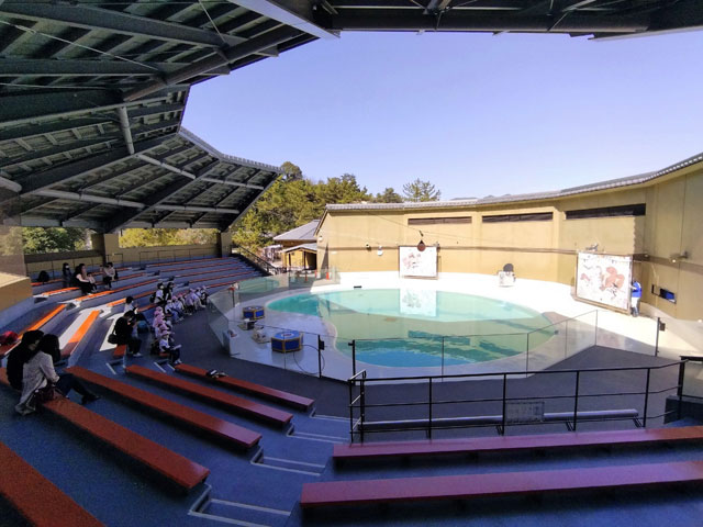 円形状のライブプール/宮島水族館(広島県/廿日市)