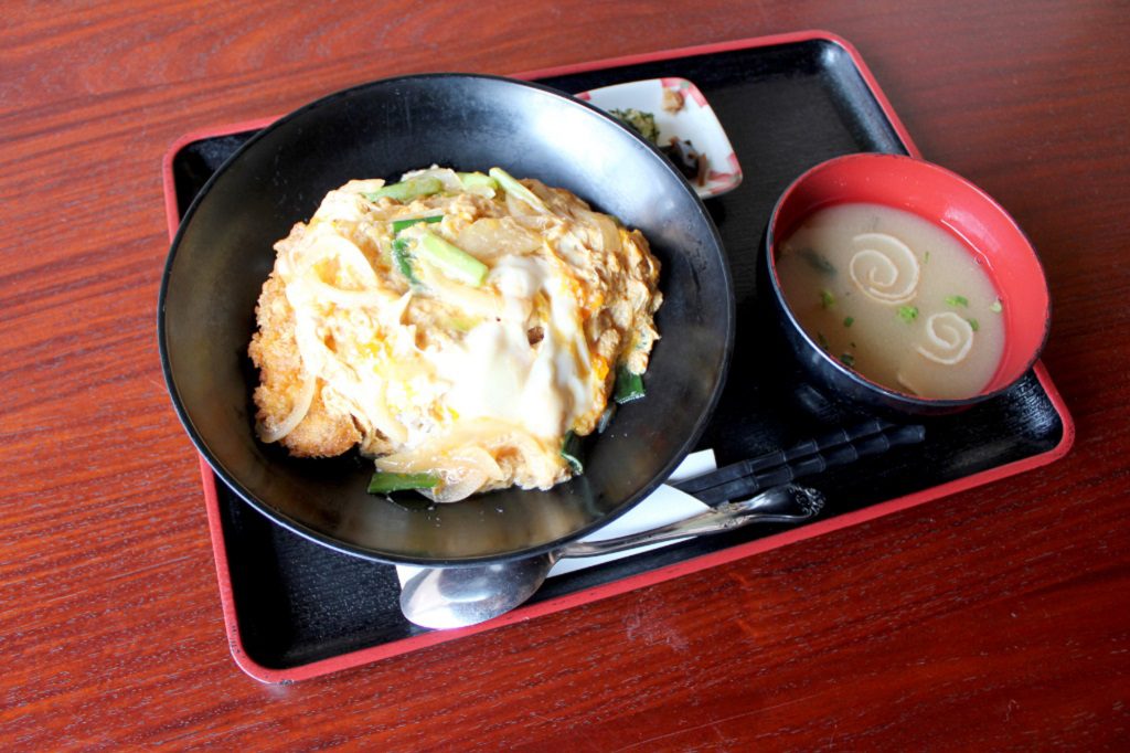 つゆだくカツ丼(お食事処なかよしこよし)/道の駅 うきは(福岡県/うきは市))
