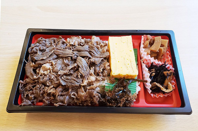 「むなかた牛弁当」(1000円)/道の駅 むなかた(福岡県/宗像市)