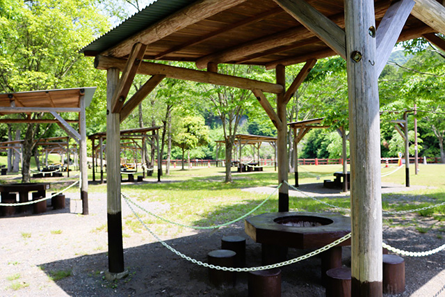 屋根があるバーベキュー場/平成榛原子供のもり公園(奈良県/宇陀市)