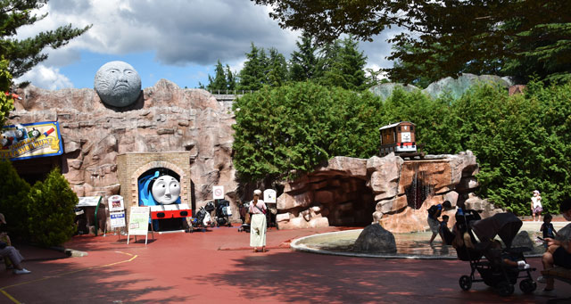 トーマスのたからさがし大冒険入口/富士急ハイランド「トーマスランド」(山梨県富士吉田市)