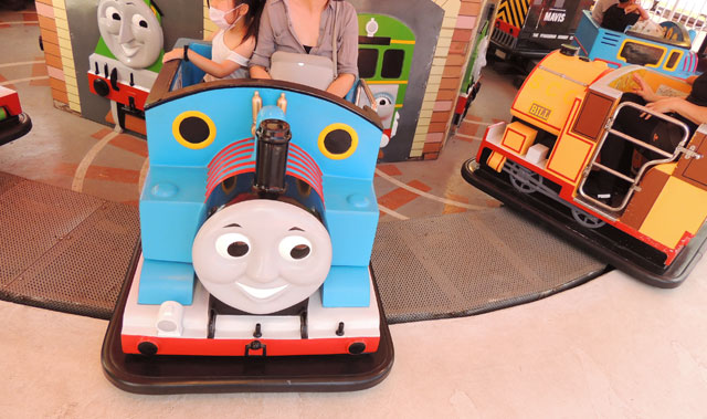 回転する、楽しいハッピーなアトラクション/富士急ハイランド「トーマスランド」(山梨県富士吉田市)