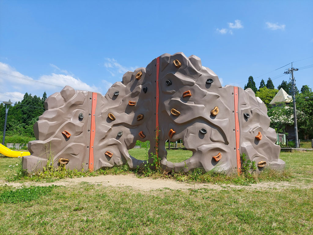 子ども向けロッククライミング/とやま健康の森 立山グリーンパーク吉峰(立山町)