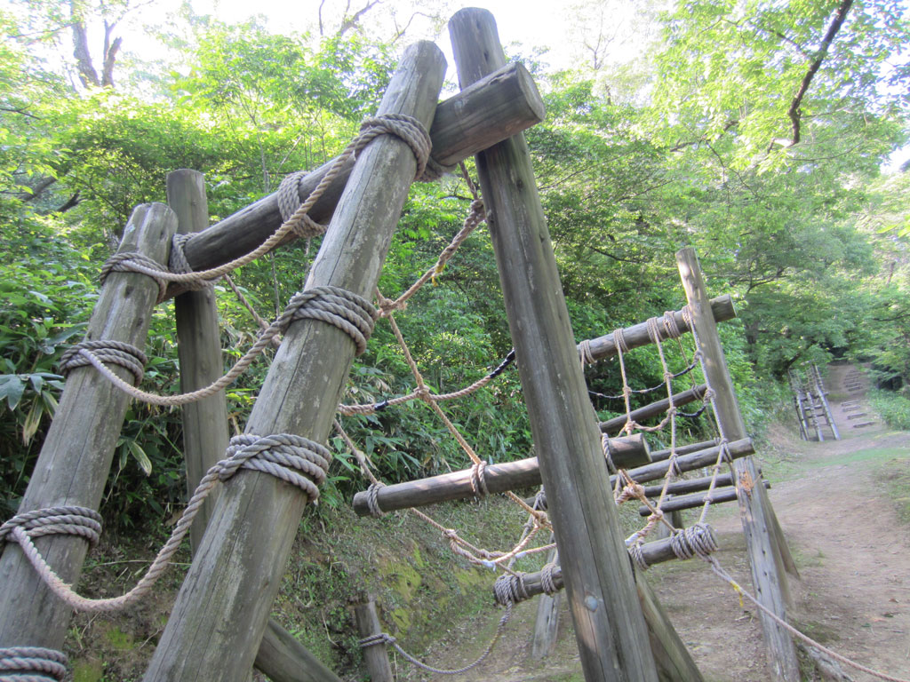 アスレチックフィールドで体を大いに使ってポイントを制覇/石川県森林公園(津幡町)