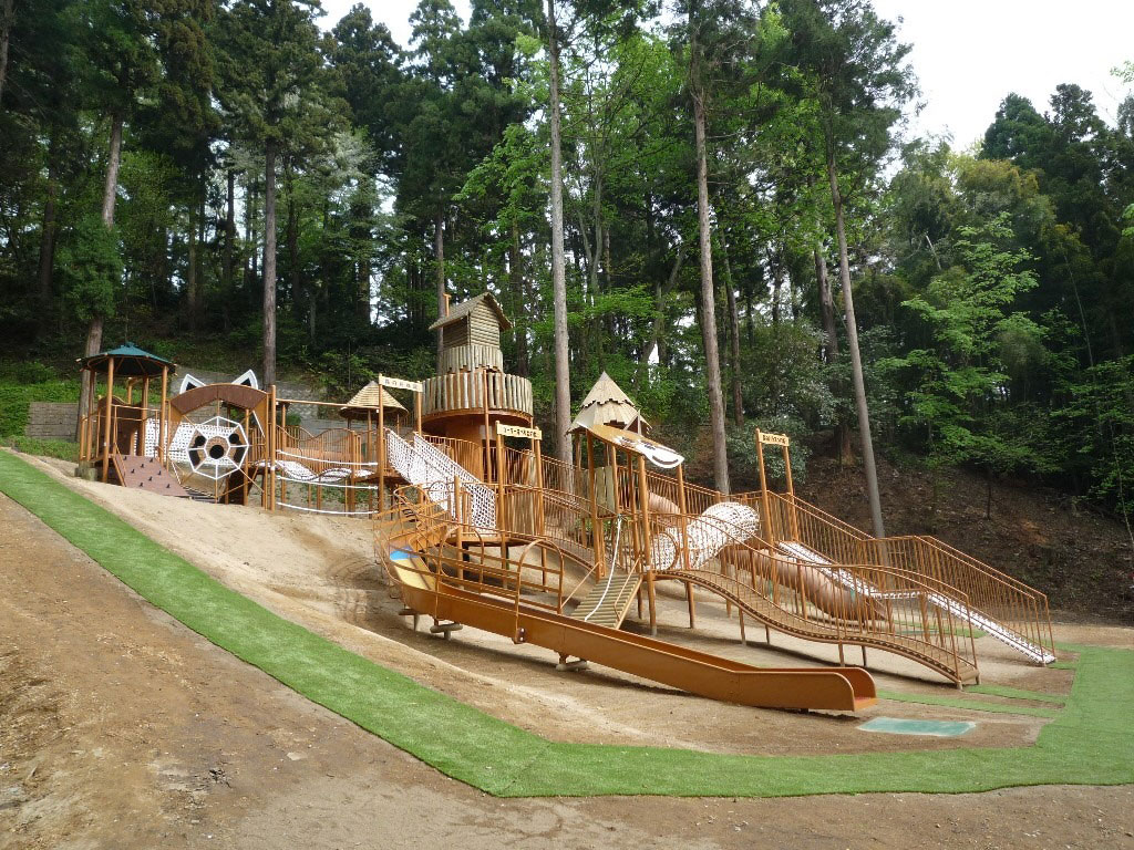 14種もの遊び機能がある「パンダらんど」の複合遊具/西山公園(福井県鯖江市)