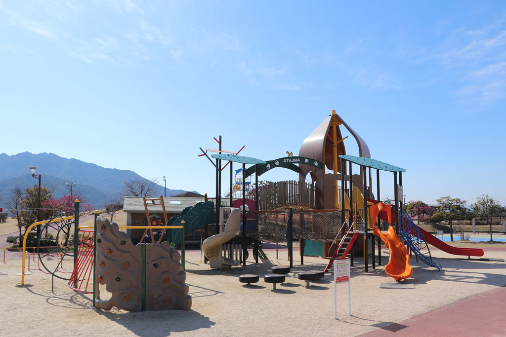 小さな子どもでも楽しめる大型遊具/やまだ屋もみじファミリーパーク(廿日市市)