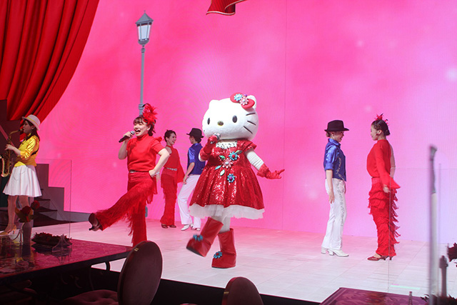 「ラテンジャズ」をテーマにしたショー/HELLO KITTY SMILE(兵庫県/淡路市)