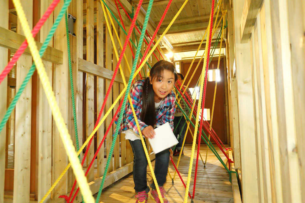 5階建ての巨大迷路「ボックルの森 立体迷路」/富士すばるランド(富士河口湖町)