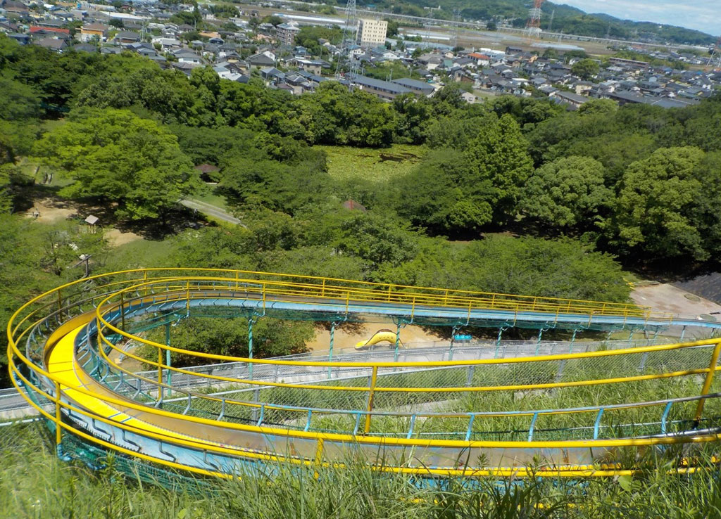 全長80mのローラースライダー/岡岳公園(宇城市)