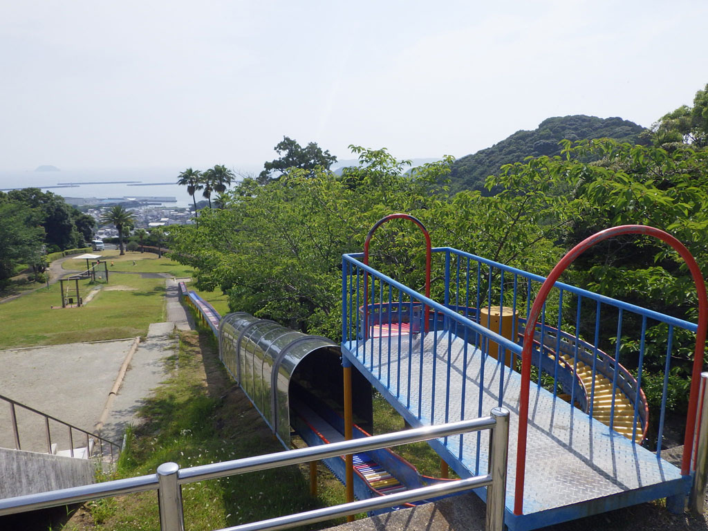 ローラーすべり台/うしぶか公園(天草市)