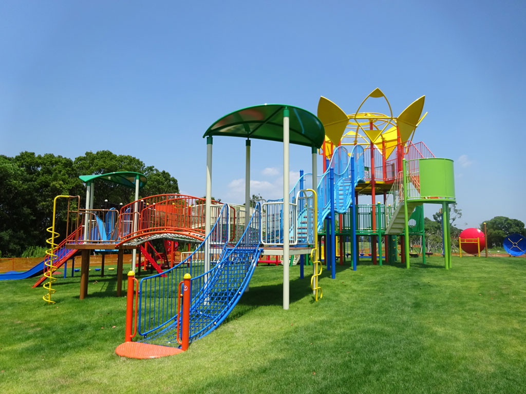 大型複合遊具が設置されている「学びの広場」/佐賀県立森林公園(佐賀市)