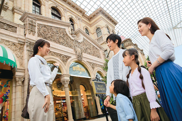 ガイドさんによるパーク内の案内/ユニバーサル・スタジオ・ジャパン(大阪市)