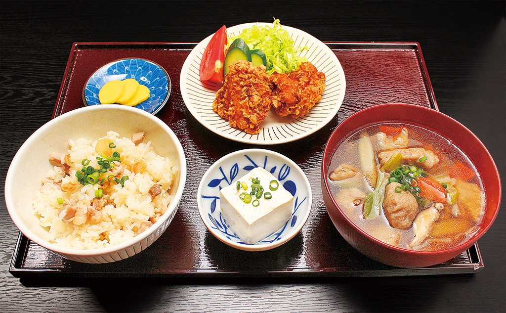 ラーメンセット/みやっだけ定食/道の駅 宮地岳かかしの里(熊本県/天草市)