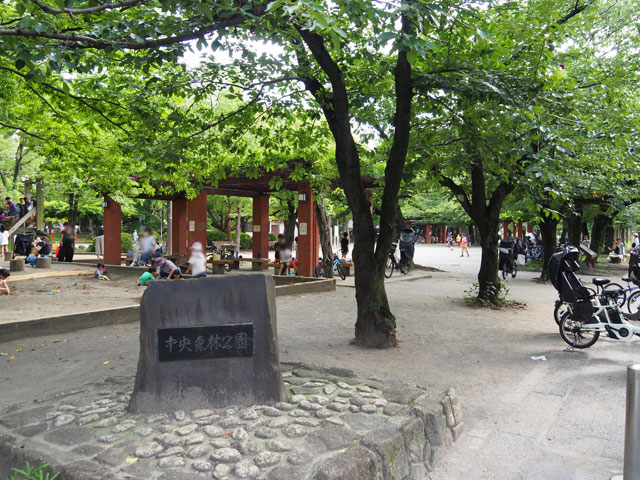 菅原橋交差点からほど近い「中央森林公園」/小松川境川親水公園(東京都/江戸川区)