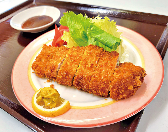 西海豚ロースカツ定食/道の駅 夕陽が丘そとめ(長崎県/長崎市)