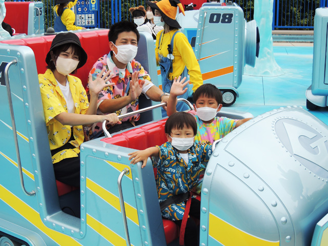 家族4人で乗れる製氷車スタイルのライド「ミニオン・ハチャメチャ・アイス」/ユニバーサル・スタジオ・ジャパン(大阪市)