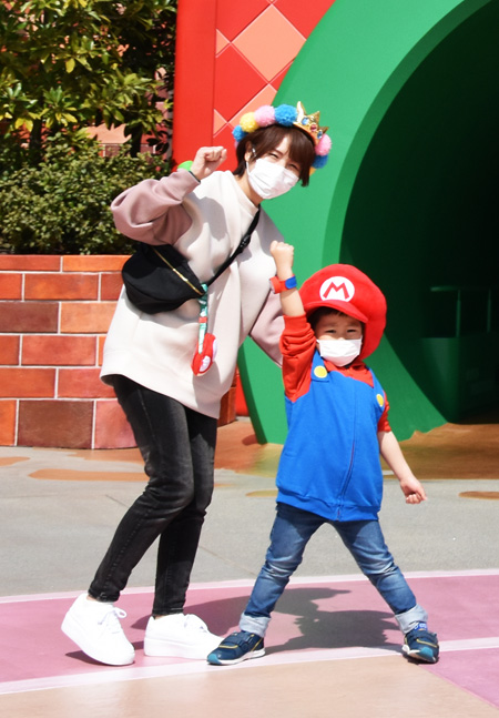マリオのグッズを身に付けてアクティビティにチャレンジ/ユニバーサル・スタジオ・ジャパン(大阪市)