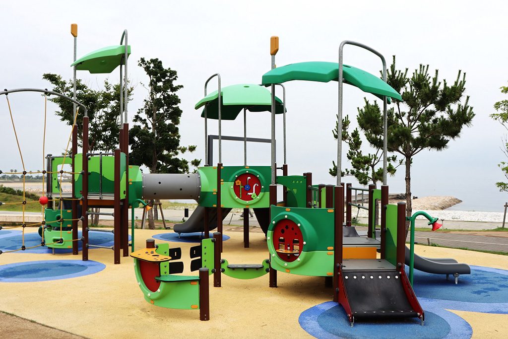 複合遊具「チャレンジ・アイランド」/SENNAN LONG PARK(大阪府/泉南市)