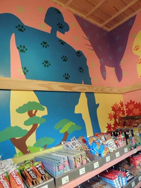 本や模型、駄菓子を販売しています/ジブリパーク(愛知県/長久手市)