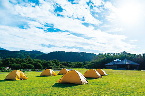 山麓にあるキャンプサイトは施設完備で快適/なまはげオートキャンプ場(秋田県/男鹿市)