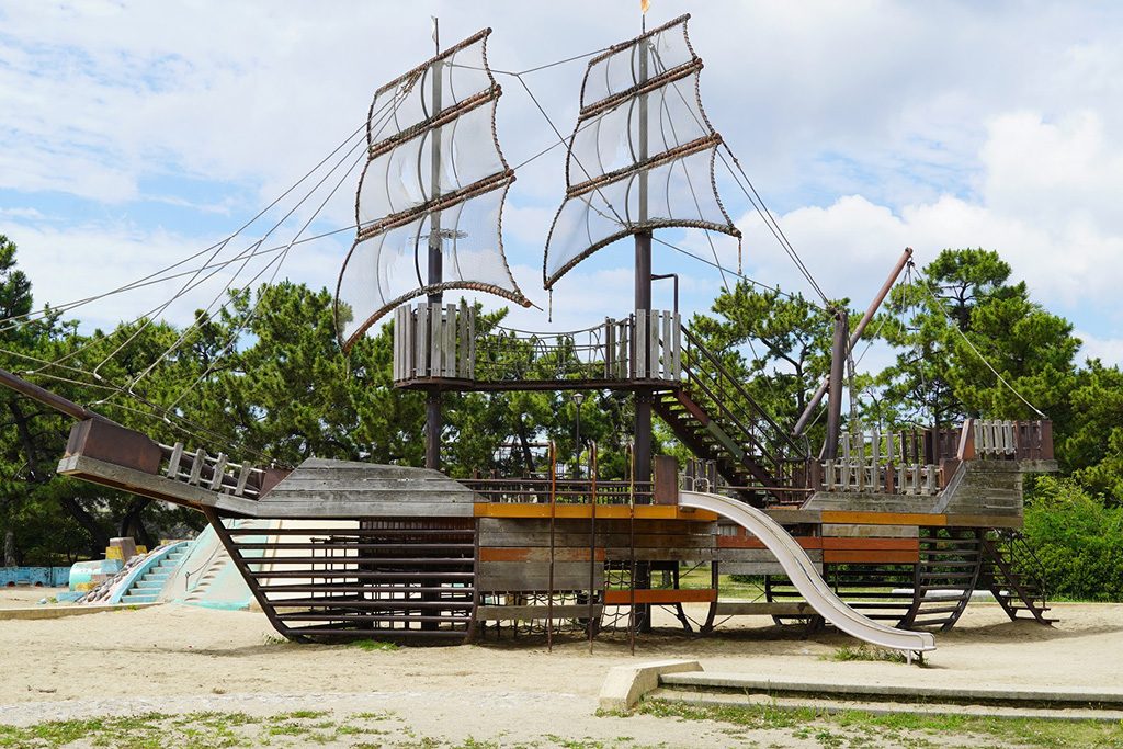 帆船型の大型遊具/浜甲子園運動公園(兵庫県/西宮市)