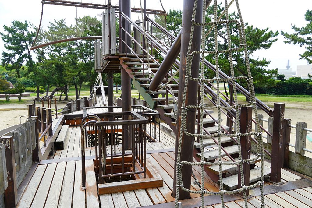 帆船型の大型遊具/浜甲子園運動公園(兵庫県/西宮市)