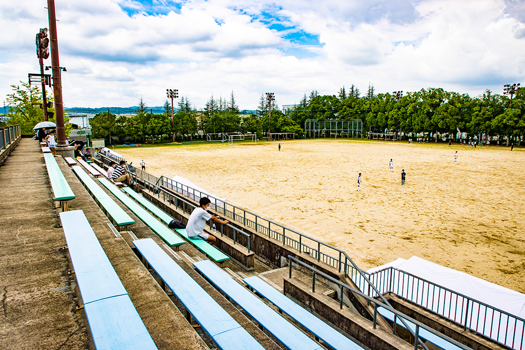 八幡市民スポーツ公園（八幡市）は、本格的なスポーツも楽しめる運動公園！ るるぶKids