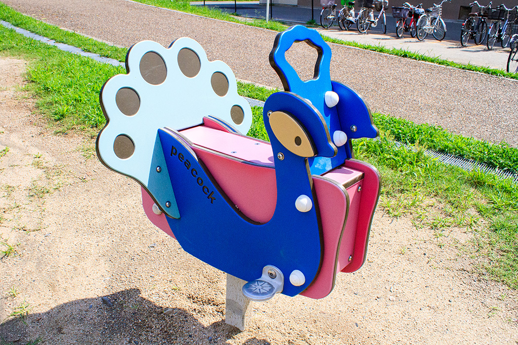 スイング遊具/西河原公園 (大阪府/茨木市)