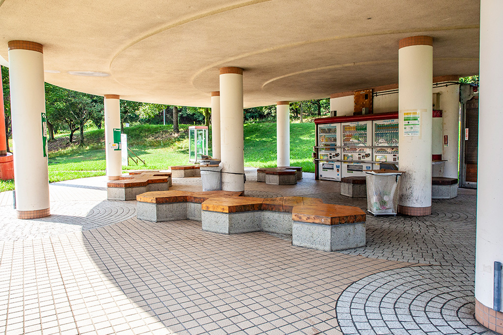 屋根付きの休憩所/蜻蛉池公園(大阪府/岸和田市)