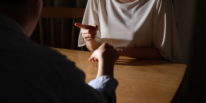 離婚調停にかかる費用は？弁護士に依頼した場合と自分でおこなった場合の違いを解説