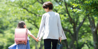 ひとり親控除でいくら戻る？年収別の還付額の目安と申請方法を解説