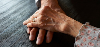 夜の夫婦生活はいつまで？50代からの性事情とセックスを拒否するリスク