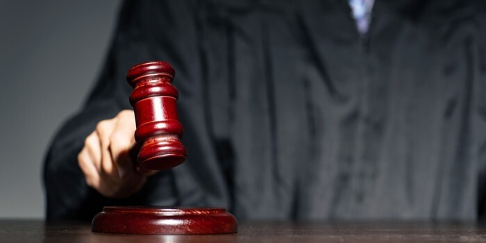 離婚裁判にかかる期間は何年？長期化するケース・最短で済ませるポイントを解説