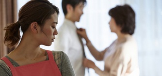 夫のマザコンを理由に離婚したい 慰謝料を請求するには 離婚弁護士ナビ