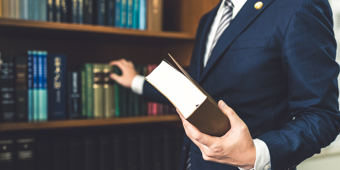 離婚裁判で弁護士は必要？費用相場や依頼すべき理由を解説