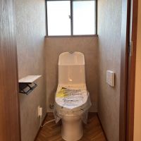 千葉県茂原市早野の売買物件/トイレは１階と2階の二か所にあります。トイレだけでなく床や壁もリフォームしています
