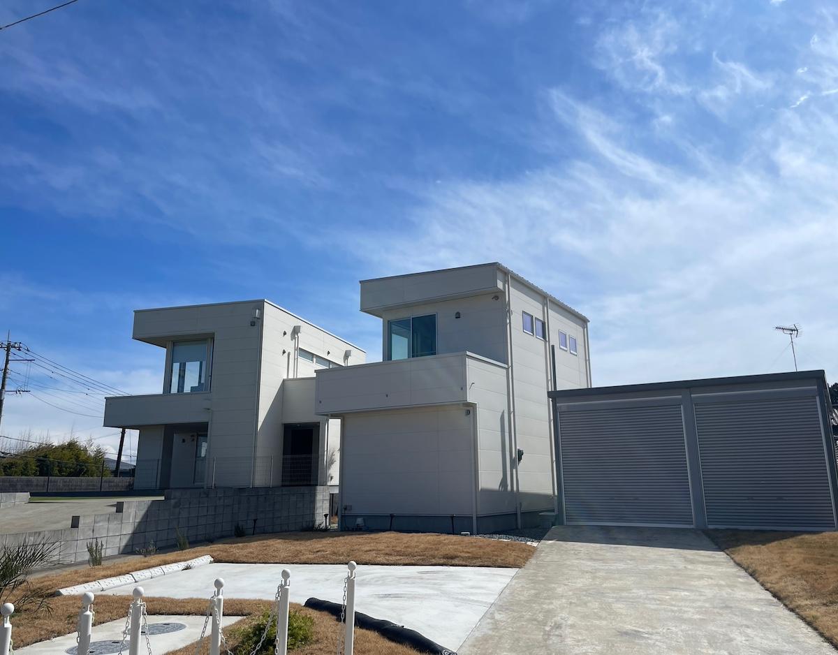 千葉県長生郡一宮町東浪見の賃貸物件/建物右側のガレージは対象外です。