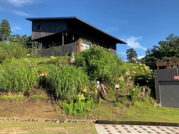 千葉県市原市山口の売買物件/敷地の斜面を利用してお気に入りの草花を植えてみましょう