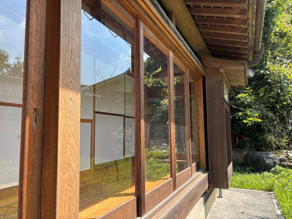 大網白里市萱野の売買物件/内も外も建具は木製