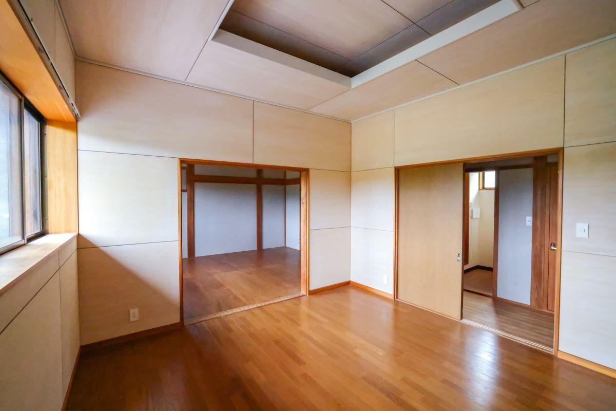 大網白里市萱野の売買物件/二階の居室は現代的