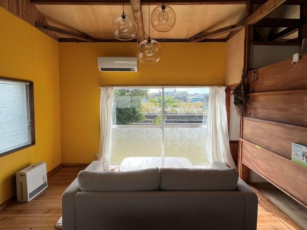 千葉県長生郡一宮町東浪見の売買物件/室内のリビング。オーナー自身によるこだわりのリフォーム