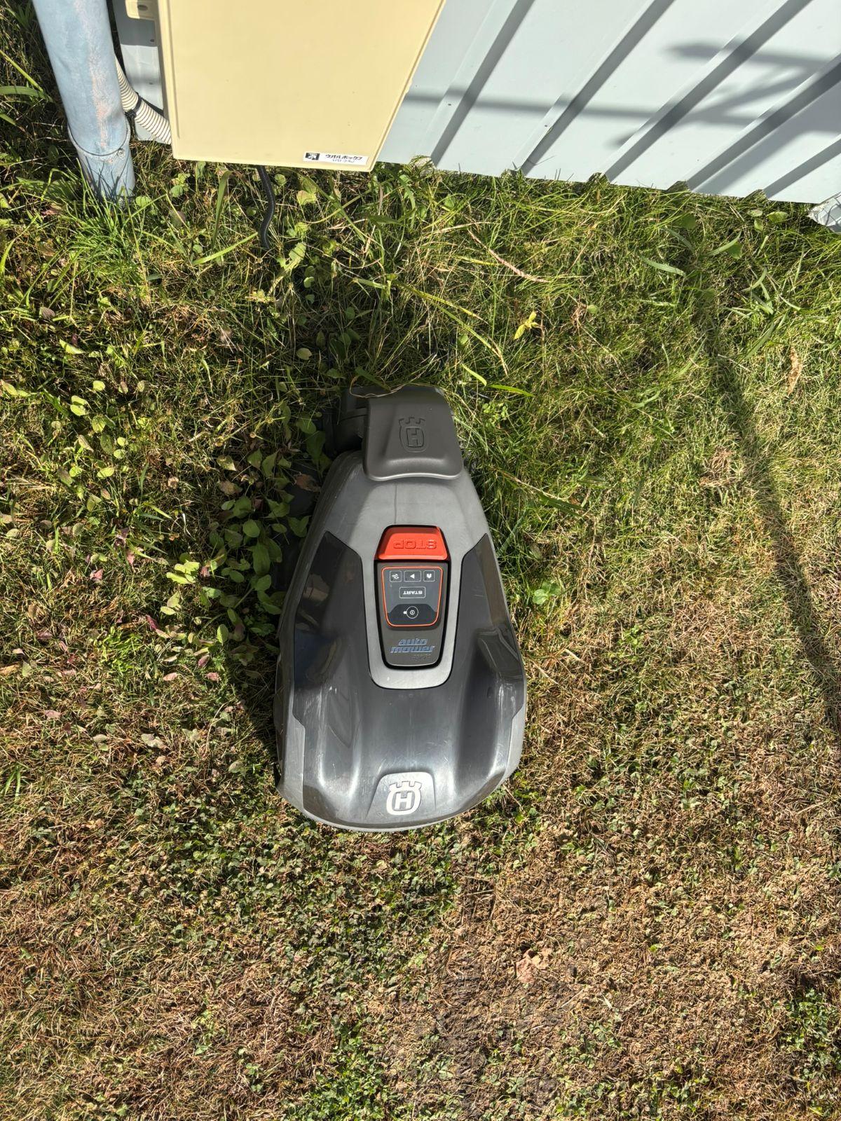 千葉県長生郡一宮町東浪見の売買物件/自動芝刈り機付き。この子のおかげで年中きれい