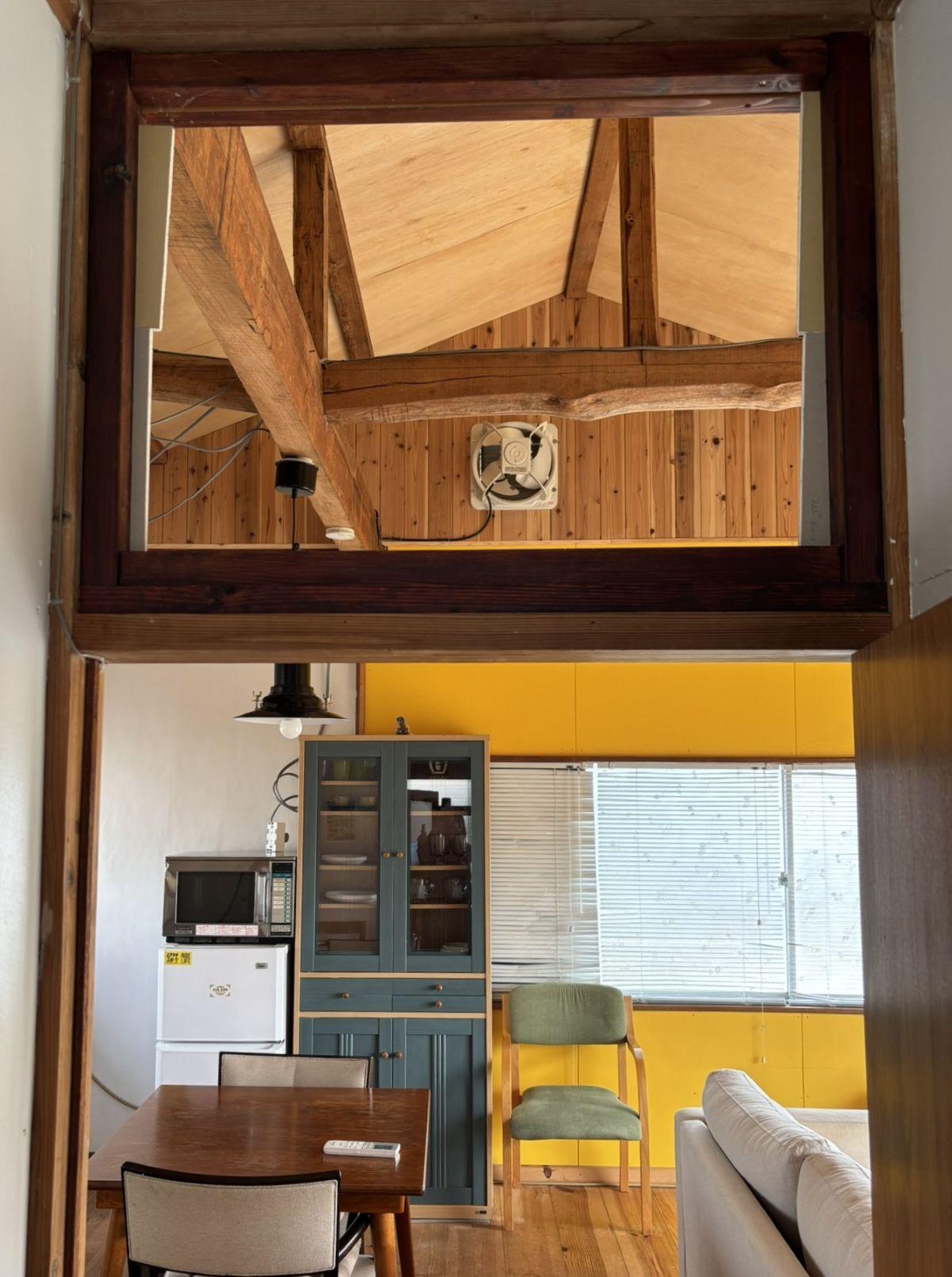 千葉県長生郡一宮町東浪見の売買物件/シャワールーム前の廊下からリビング