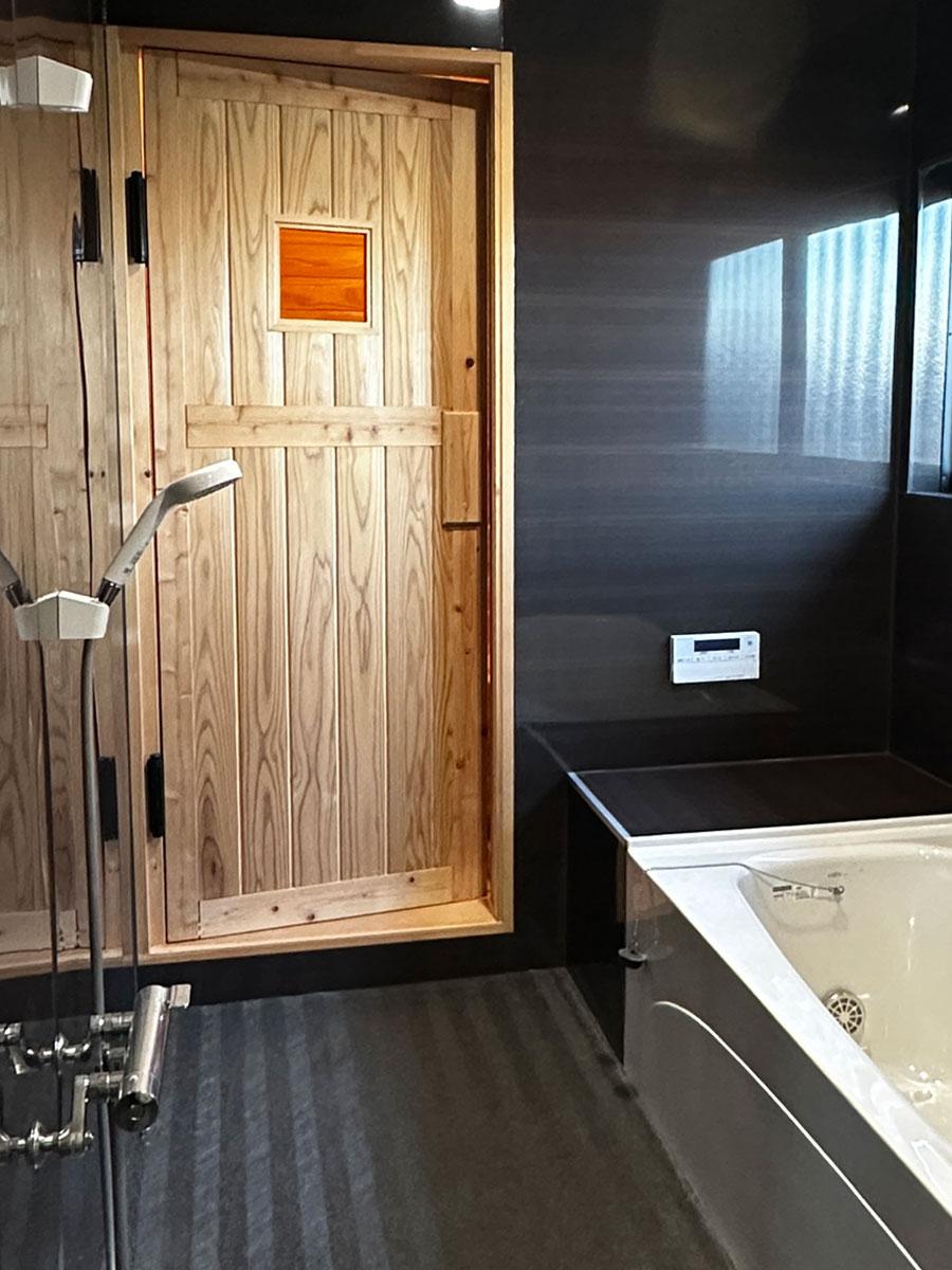 千葉県富津市海良の売買物件/浴室に直結して真新しいサウナが。屋外へも勝手口からダイレクトに！