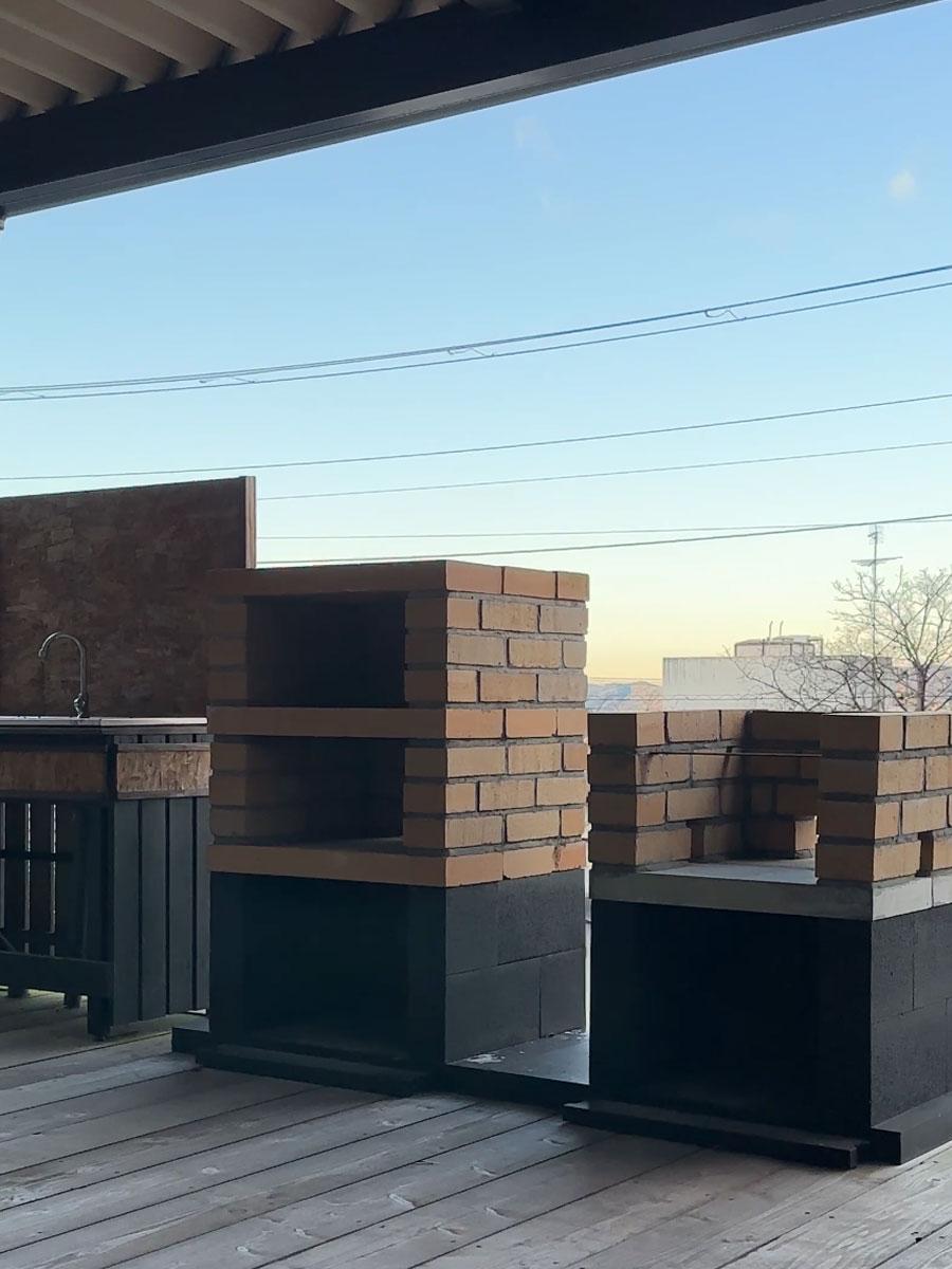 千葉県富津市海良の売買物件/BBQやピザ窯などの屋外キッチンも完備