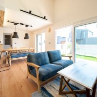 千葉県東金市前之内の売買物件/書斎からリビングを眺める