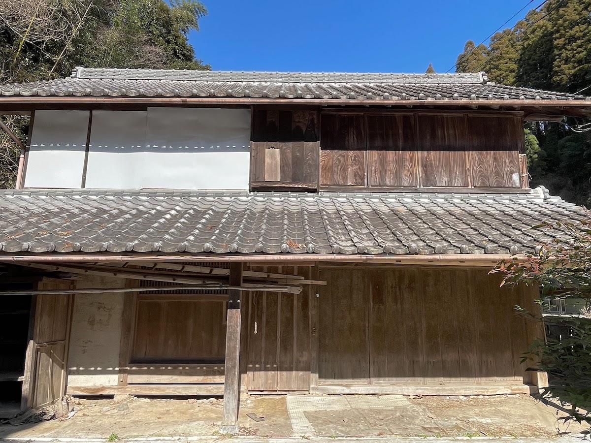 千葉県茂原市三ヶ谷の売買物件/離れとなる倉庫。昔は蚕室として使われていたようです