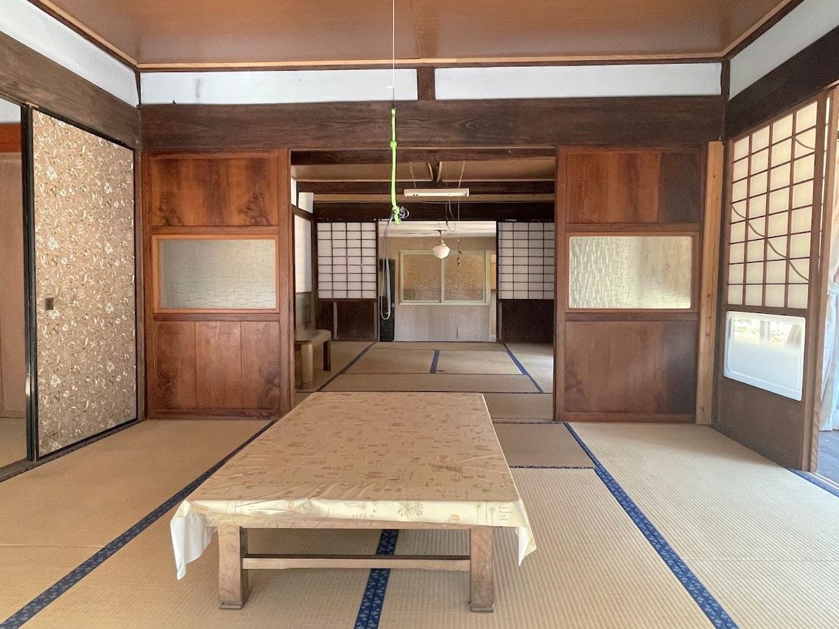 千葉県茂原市三ヶ谷の売買物件/母屋南側から土間方向を眺める